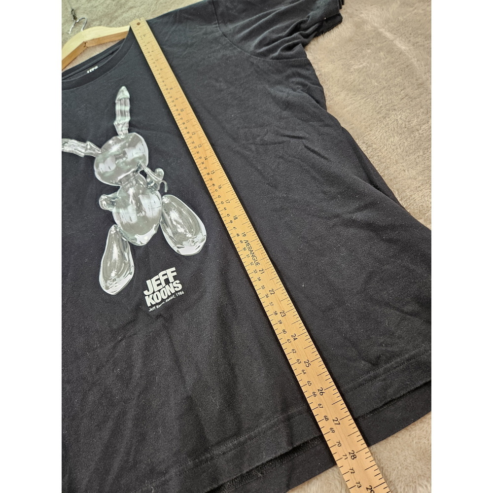 Uniqlo x Jeff Koons Rabbit T-shirt Graphic Iconic 1986 Stainless Steel Sculpture - Picture 7 of 10